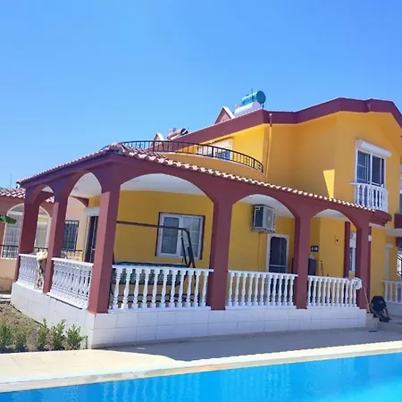 Coral Garden Apartment *